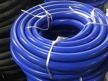 Reforço azul expulsando de Aramid da mangueira do silicone